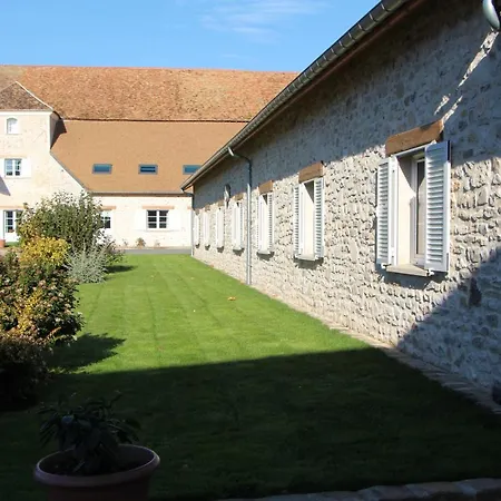 Дом отдыха La Bullote - - Paris Roissy Cdg Villeneuve-sous-Dammartin